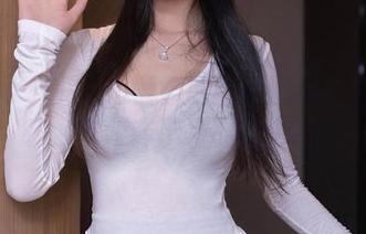 秀人网 – 少女心雪雪的毛衣图集：为了保暖，我放弃了冷酷的形象！