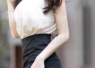 秀人网 – 啪一下就是透明，拍黄瓜girl的图库真敢玩！