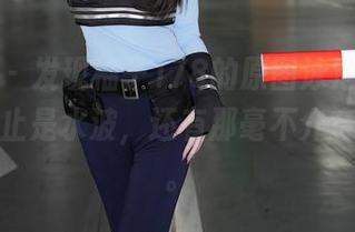秀人网 – 发现柚子178的原图泳池作品，分享不止是水波，还有那毫不介意的味道。