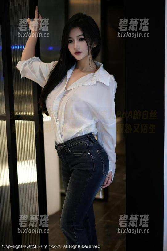 秀人网 - 新图包上线，萌宝儿BoA的白丝造型让人忍不住想多看几眼…眼熟又陌生。