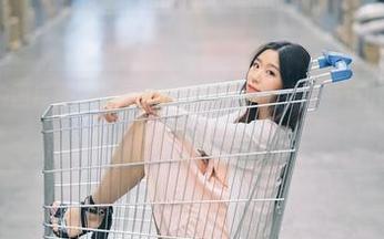 穆零Mu0的图库里，玉藻前的身影真让人心里有点小激动，分享给朋友们吧！