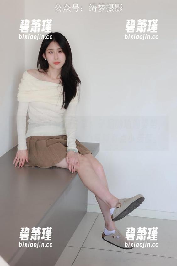绮梦摄影 - 美图分享：子涵的瑜伽姿势，我只能默默膜拜，心里真有点小羡慕。