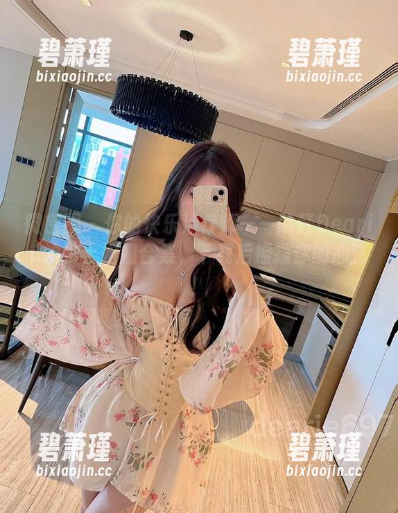 微密圈 - 你的快乐治疗师——脸红Dearie的护士姐姐合集，下载后撩拨你的心弦！