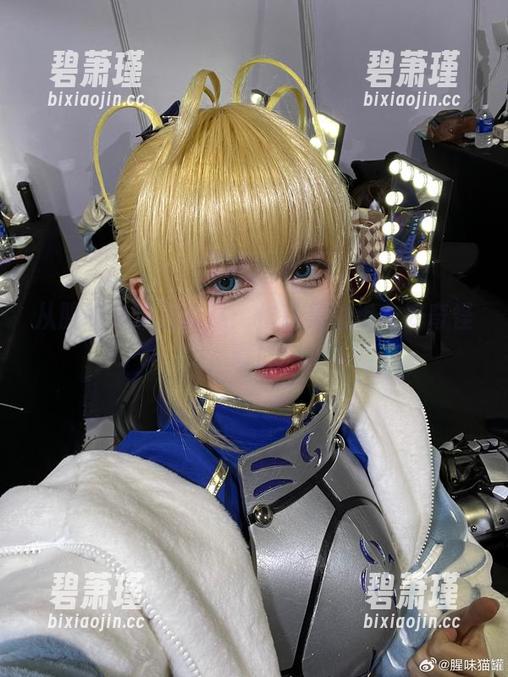 从腥味猫罐到丝袜：作品集的组合好奇怪哦！