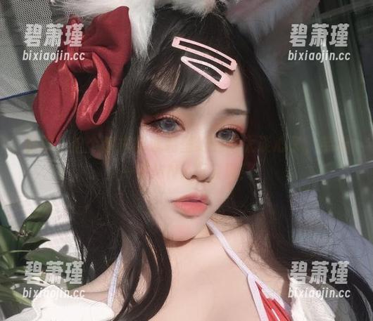 卧槽，这个紫式部泳装壁纸还是太谈心了，芊川一笑MNK真会玩！