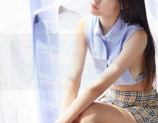 蜜桃社 – 杏子的图册：眼镜外面是仙女，里面是无聊的我