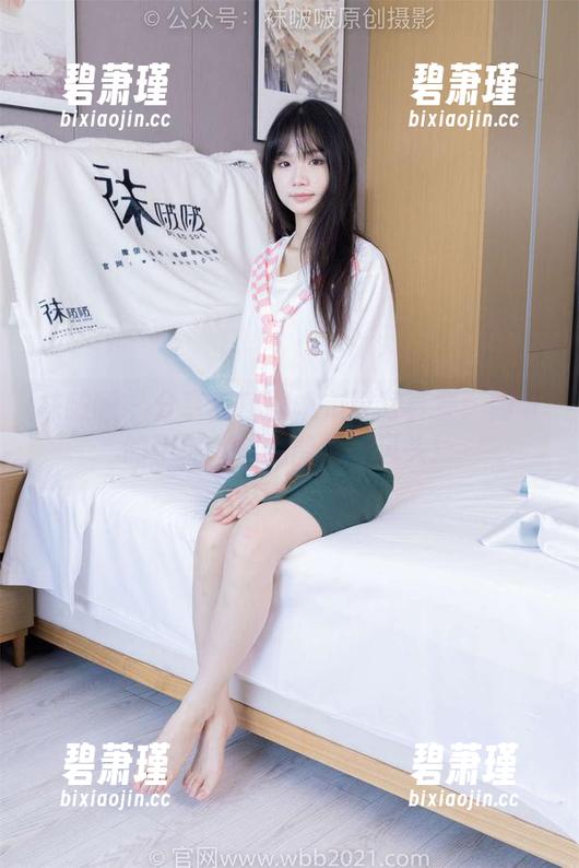 袜啵啵 - 分享瑶瑶的帆布鞋写真集：脚下的随性，却总能抢走风头！