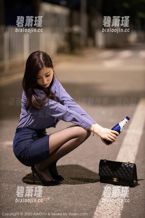 语画界 - 王馨瑶yanni定制图集，粉色的每一处都藏着暗示，有点意思。