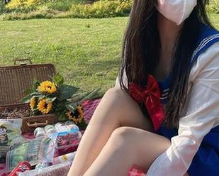 微密圈 – 看软妹小九九的泳衣资源，隐隐约约带点那个啥，哈哈。