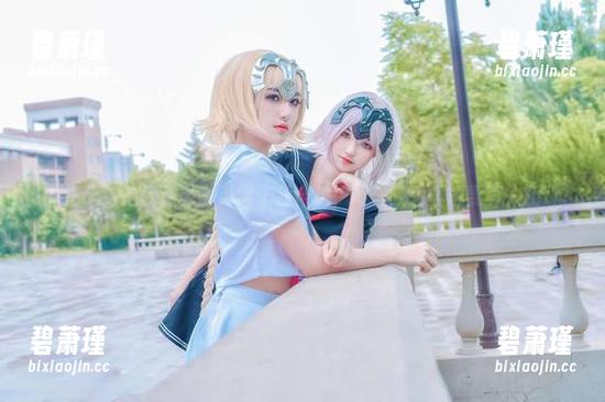 这个泡泡就是逊啦英灵正装合集，呃…我大概想要真人版
