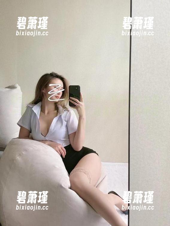 微密圈 - 不止是布林布林:跟着陈大小姐一起解锁“全能文胸”高清写真的神奇之旅! 微密圈 - 不止是布林布林:跟着陈大小姐一起解锁“全能文胸”高清写真的神奇之旅!