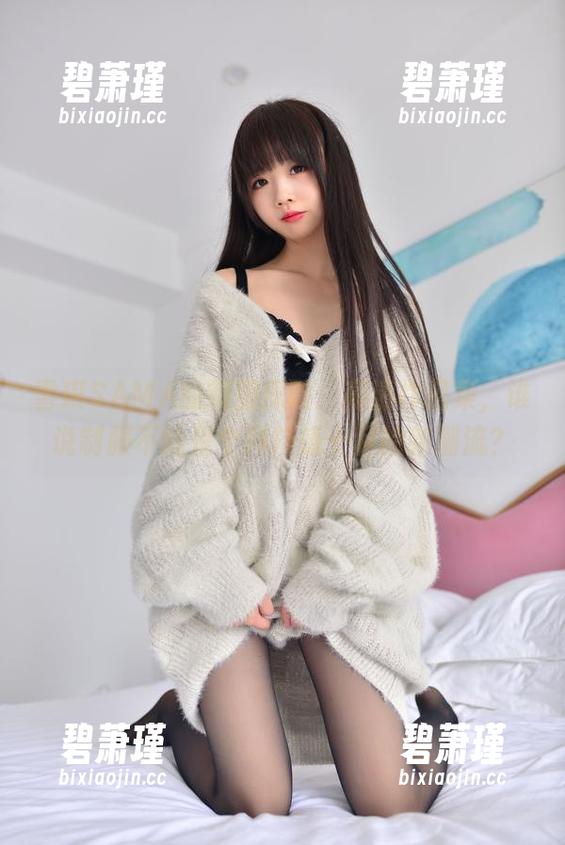 雪琪SAMA的制服探险：高清作品集，谁说制服不能是个科技感十足的新潮流？