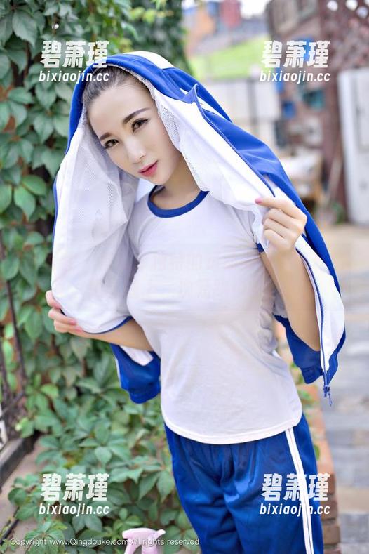 青豆客 - 穆菲菲独特的运动美图：当私房摄影遇上二次元跑步？！