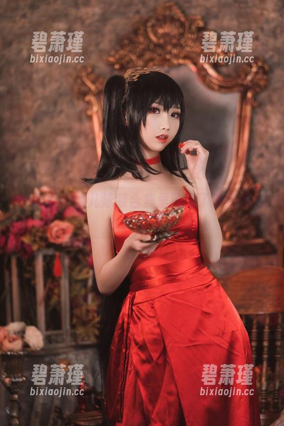 听说面饼仙儿泳装合集里隐藏了泳池派对的密码